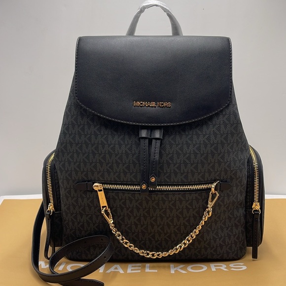 MICHAEL KORS
Jet Set Large Logo Backpack
COLOR BLACK
NWT - Picture 15 of 16